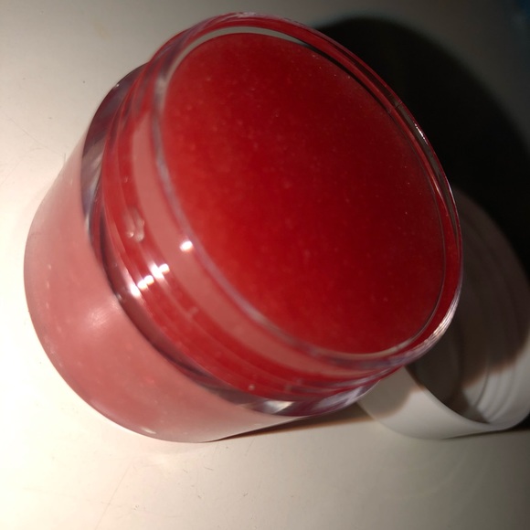 Kool Strawberry & Kiwi Lip Scrub 🥝🍓 - Picture 3 of 5